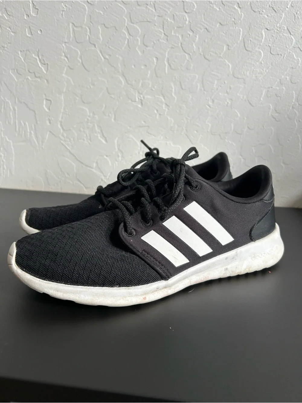 Adidas Women’s Size 6 1/2 Black and White Gym/Casual Cloudfoam Sneakers